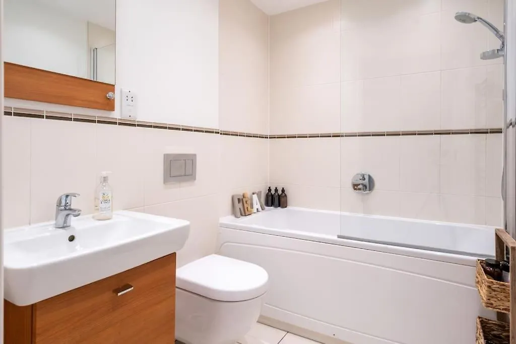 Joelle'S Place Bath Apartment